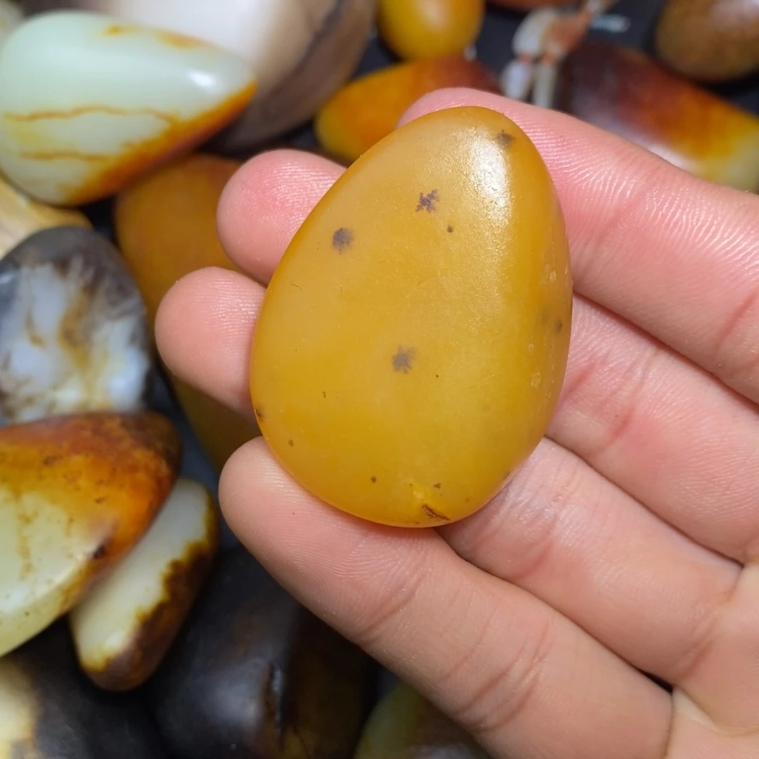 和田玉未镶嵌珠宝奇石