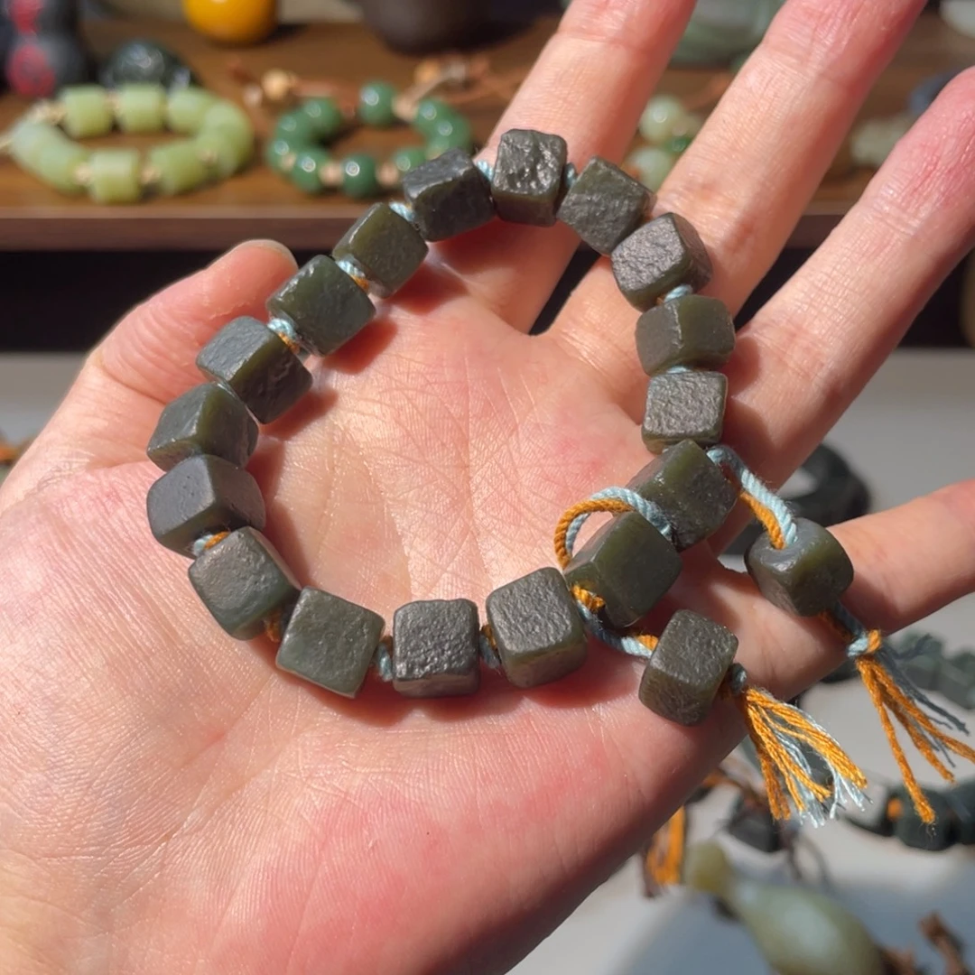 小***你颈饰未镶嵌和田玉