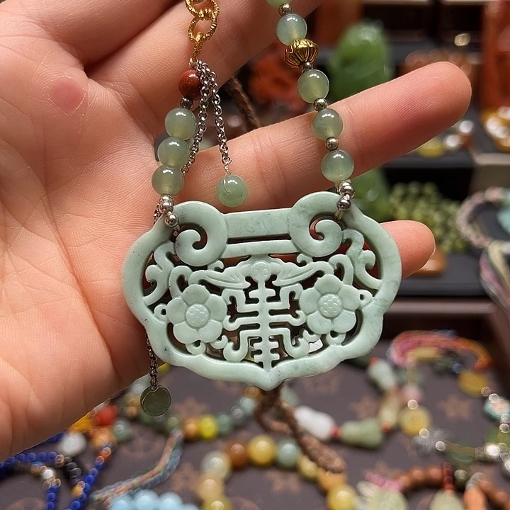 未镶嵌岫玉岫玉吊坠，