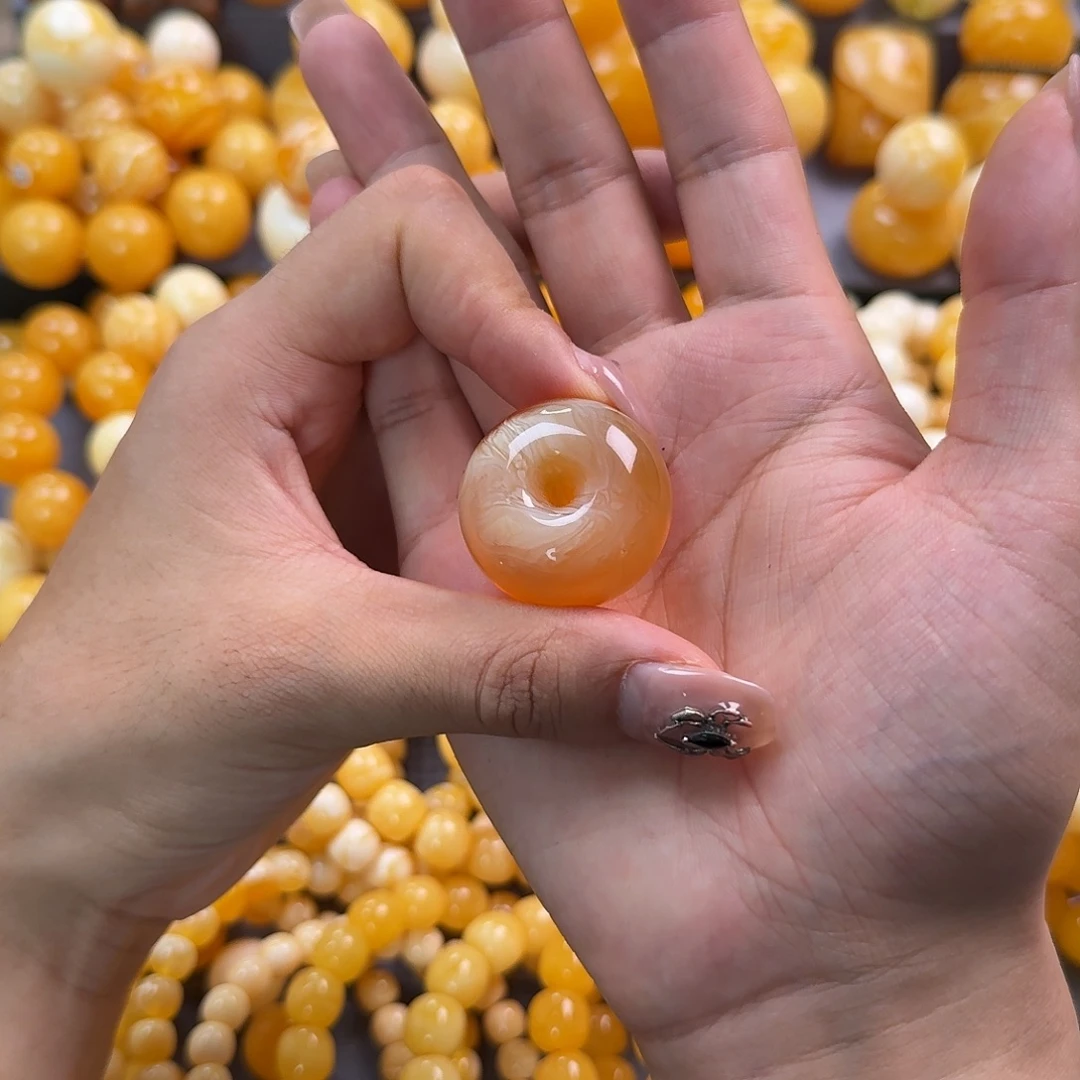 蜜蜡未镶嵌珠宝奇石