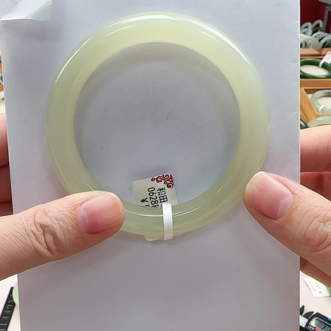 和田玉手镯未镶嵌58