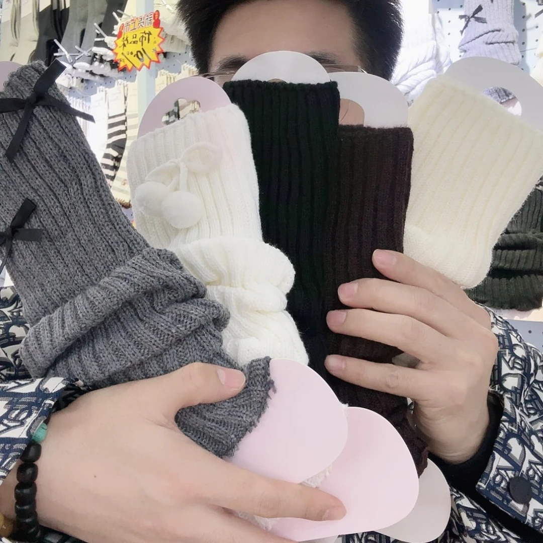 ****七三醋酯纤维五个女袜套三个驼绒一个蝴蝶结一个毛球