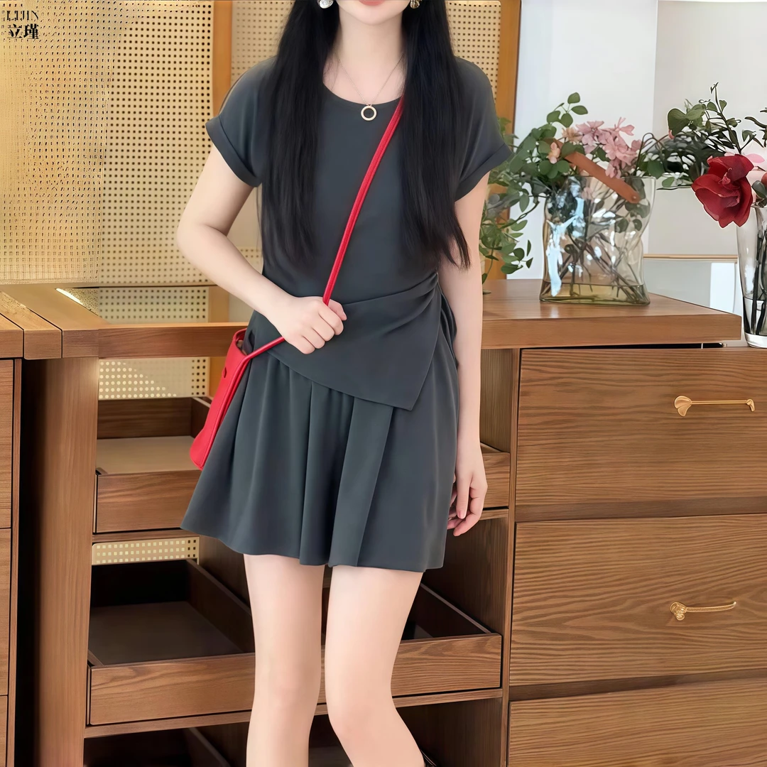 薄款宽松休闲时尚套装女2025夏季新款显瘦百搭短袖T恤短裤两件套