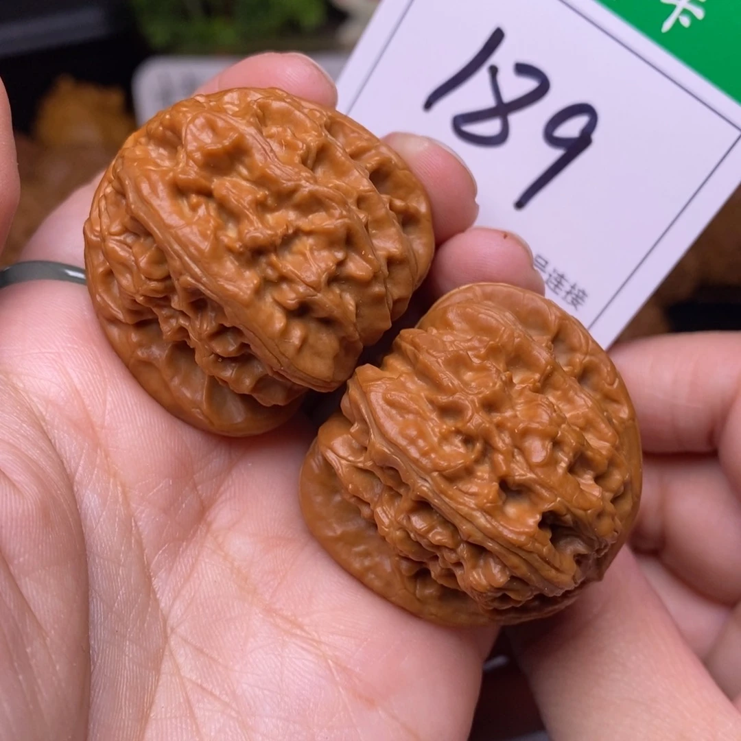 把件文玩核桃189三角白狮子头3.9