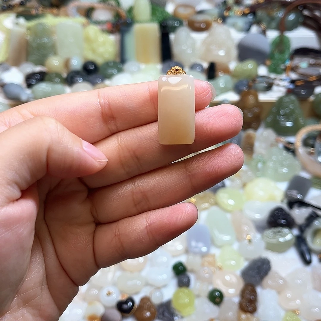 李***姐和田玉18K金镶嵌吊坠(赠链)