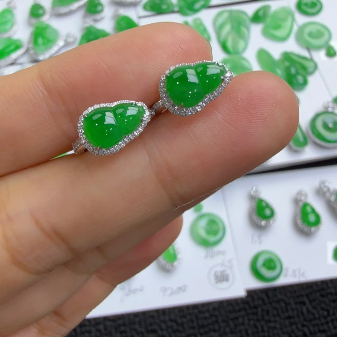 颈饰未镶嵌翡翠葫芦