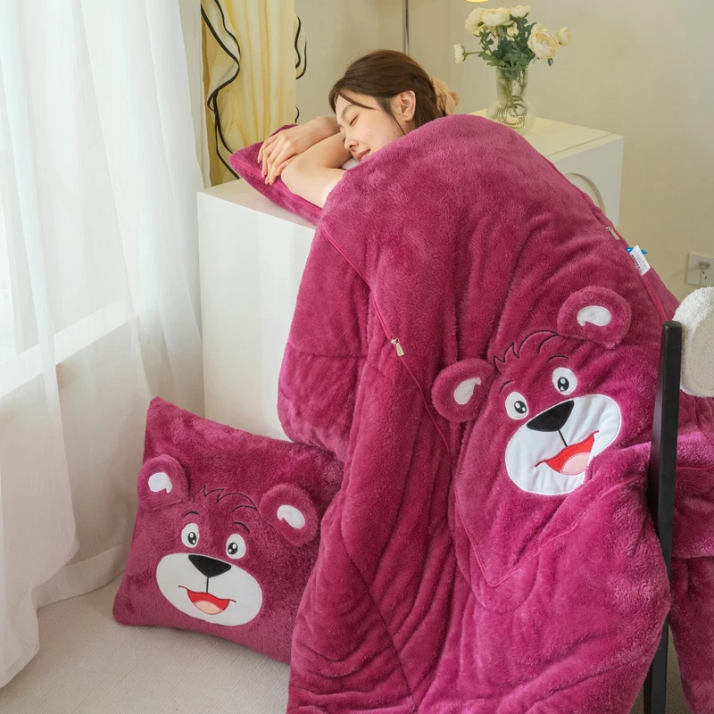 长毛绒【草莓大头熊】抱枕被可折叠办公室加厚保暖车载抱枕被二合一