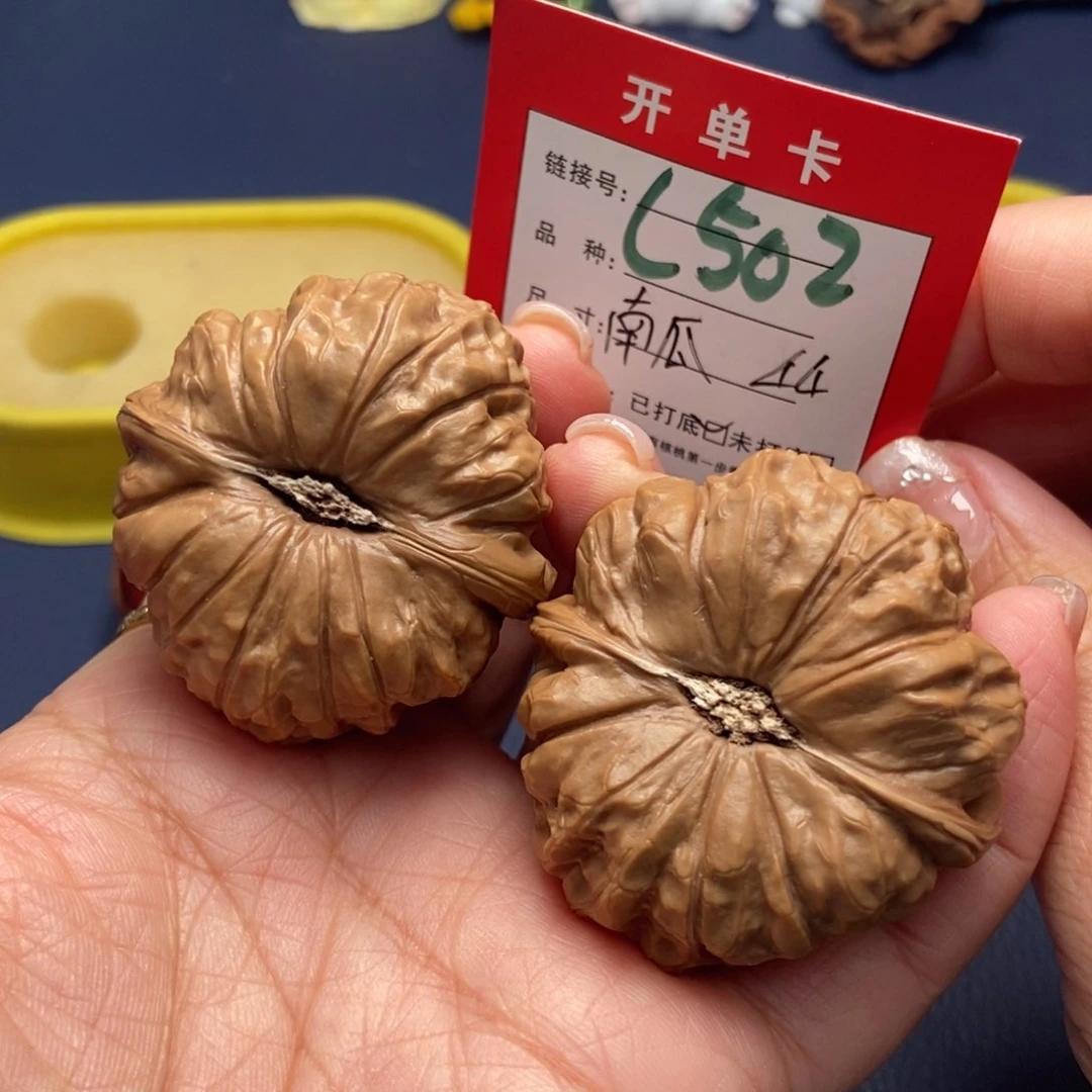 桃核吊坠哪***丙文玩核桃