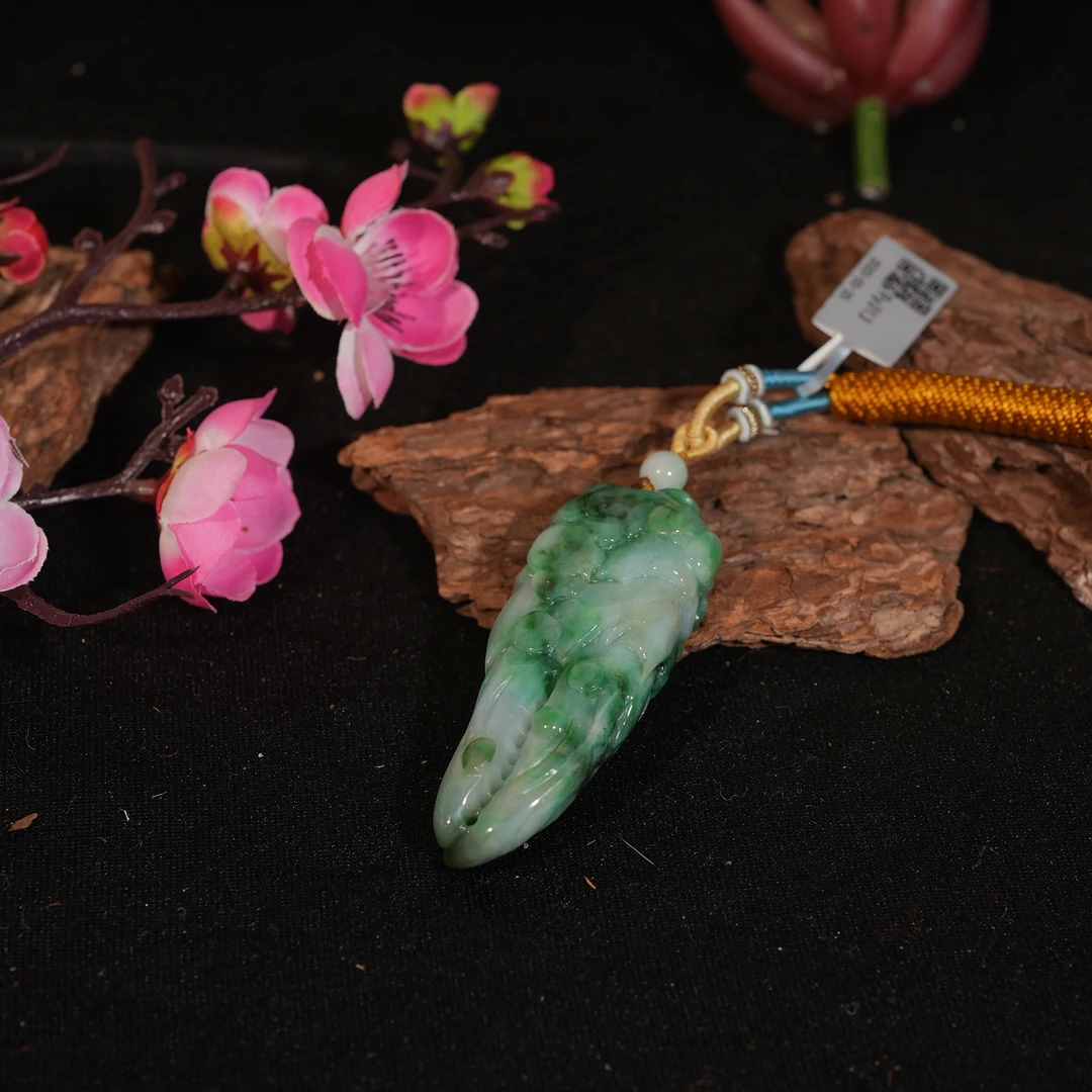 5.22香港王老板-翡翠吊坠9y313