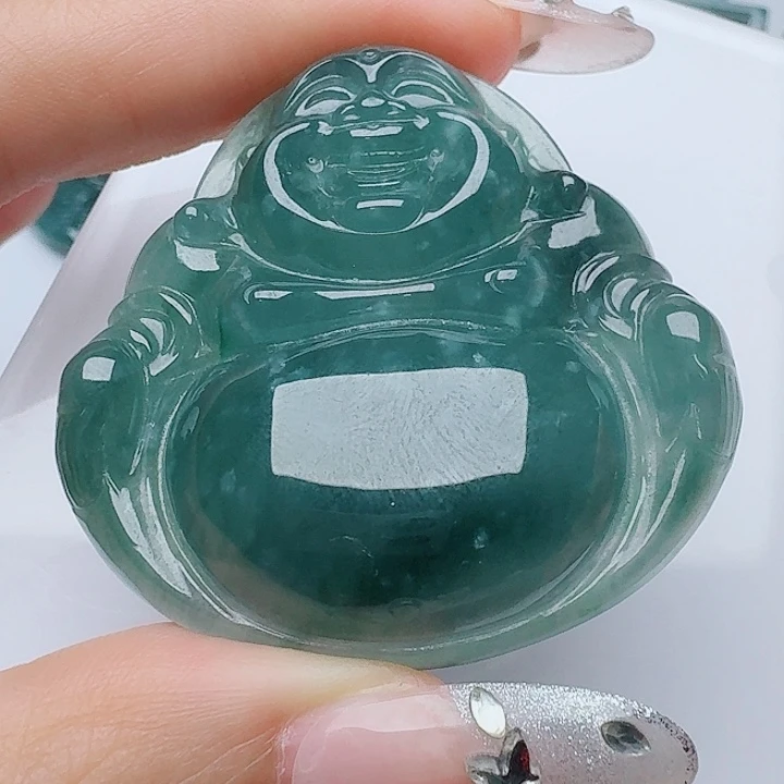 翡翠未镶嵌颈饰多样性发其一