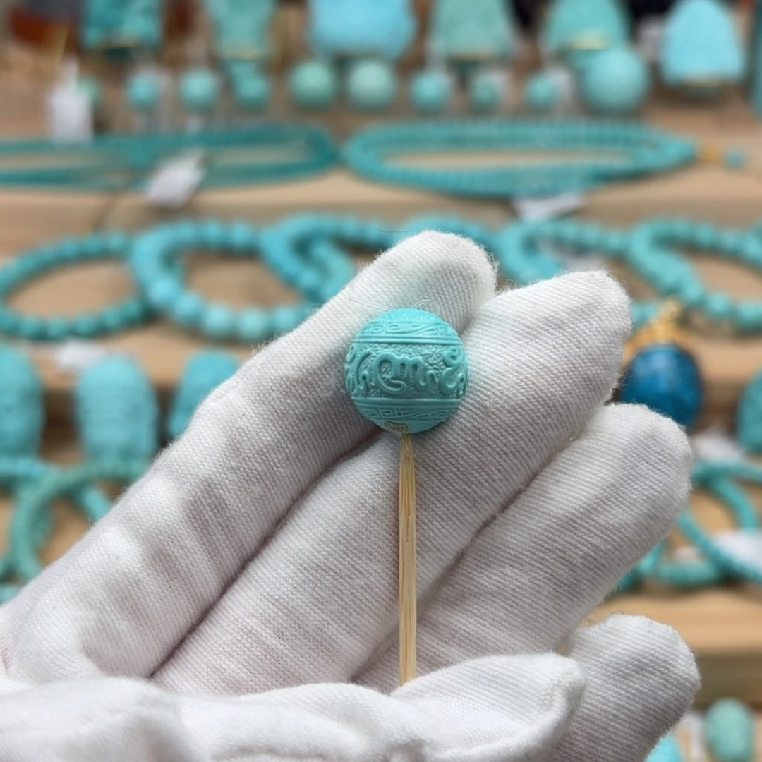 绿松石未镶嵌珠宝奇石