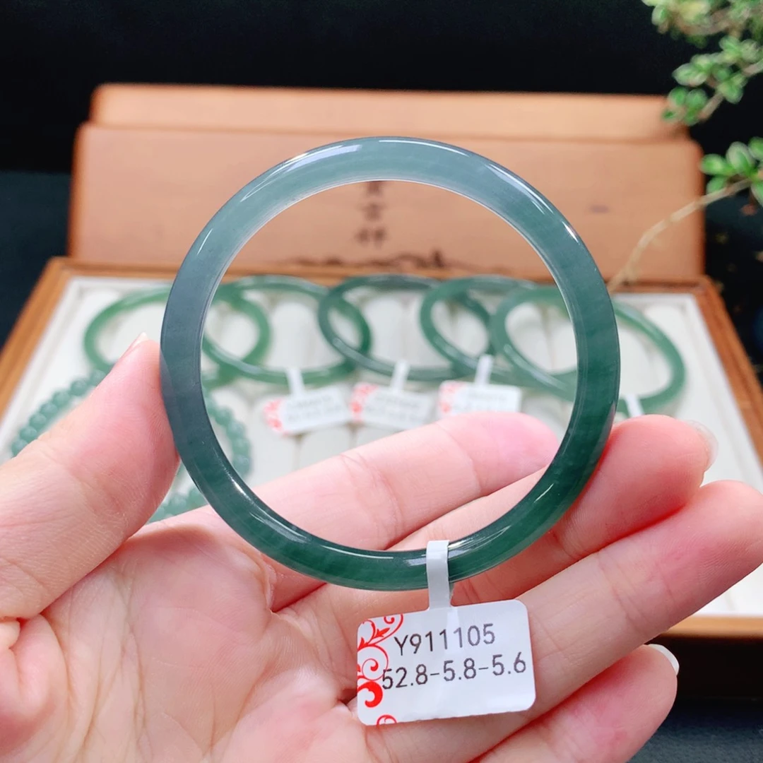 翡翠手镯（圆镯）未镶嵌