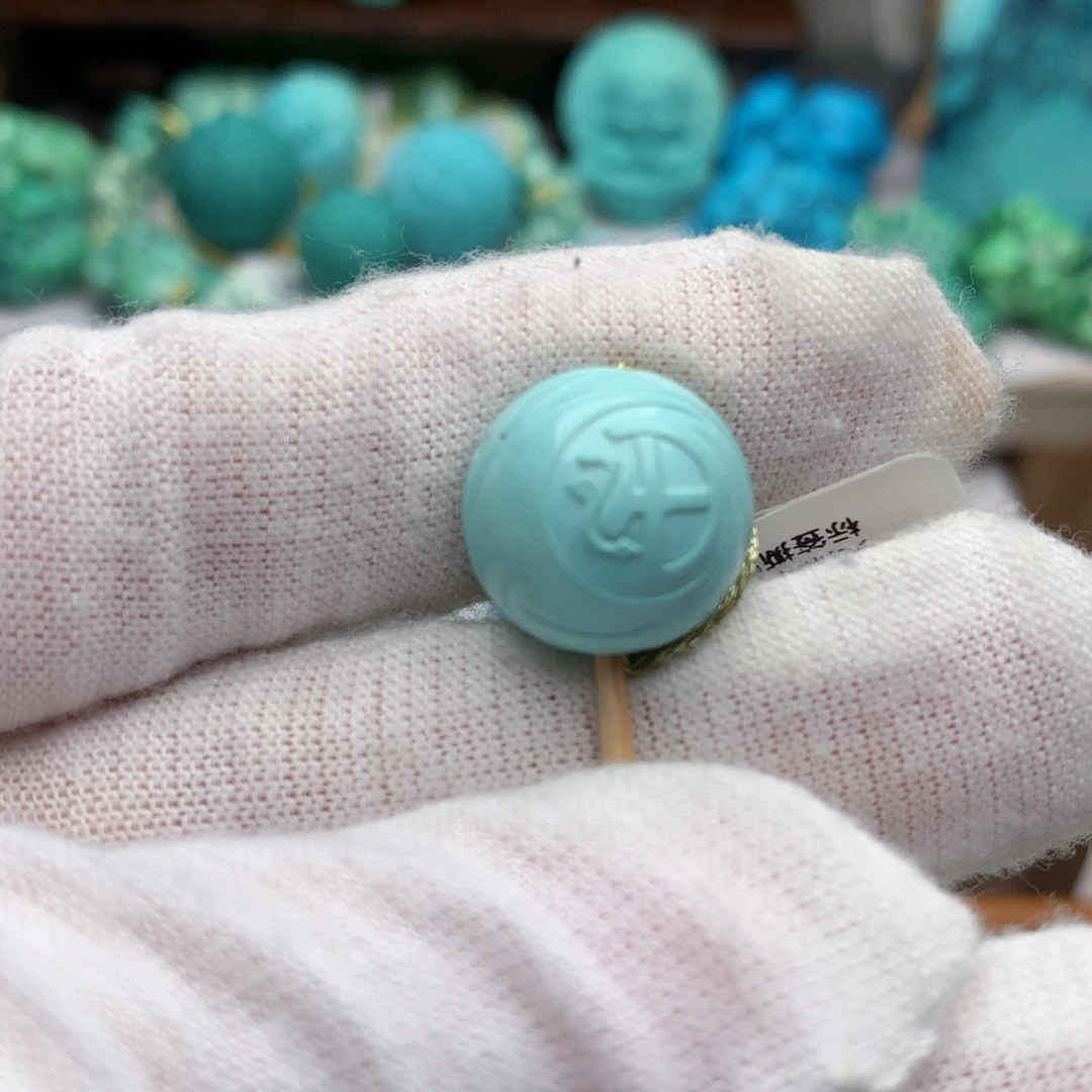 绿松石未镶嵌珠宝奇石