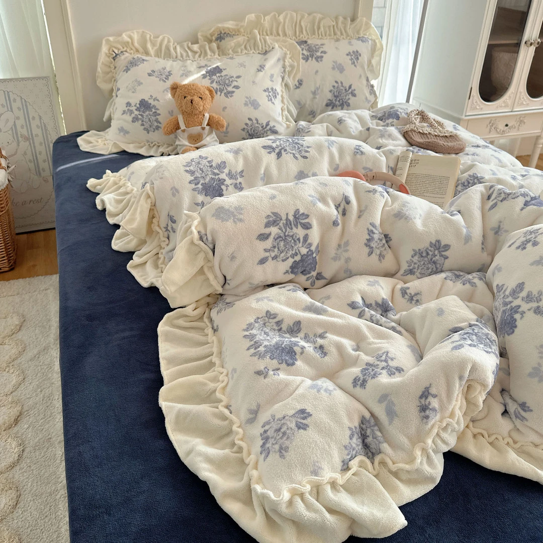 2025新款韩系博主慵懒风小碎花A类牛奶绒花边款四件套