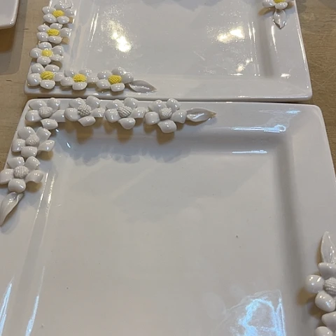 瓷雏菊盘子各两个