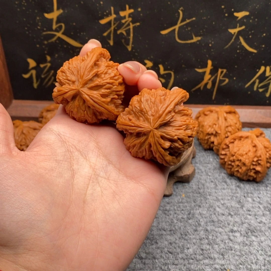 【闪购商品】吊坠文玩核桃H***h