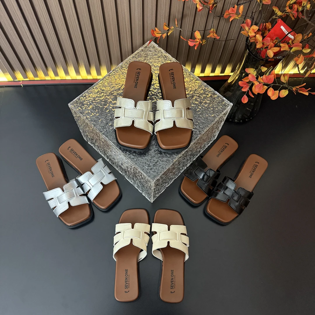 2025夏季小众时尚简约百搭舒适女款外穿透气厚底休闲复古坡跟拖鞋