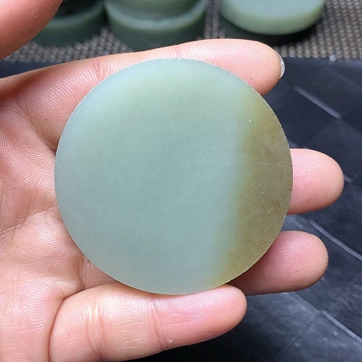 和田玉毛料未镶嵌中****?