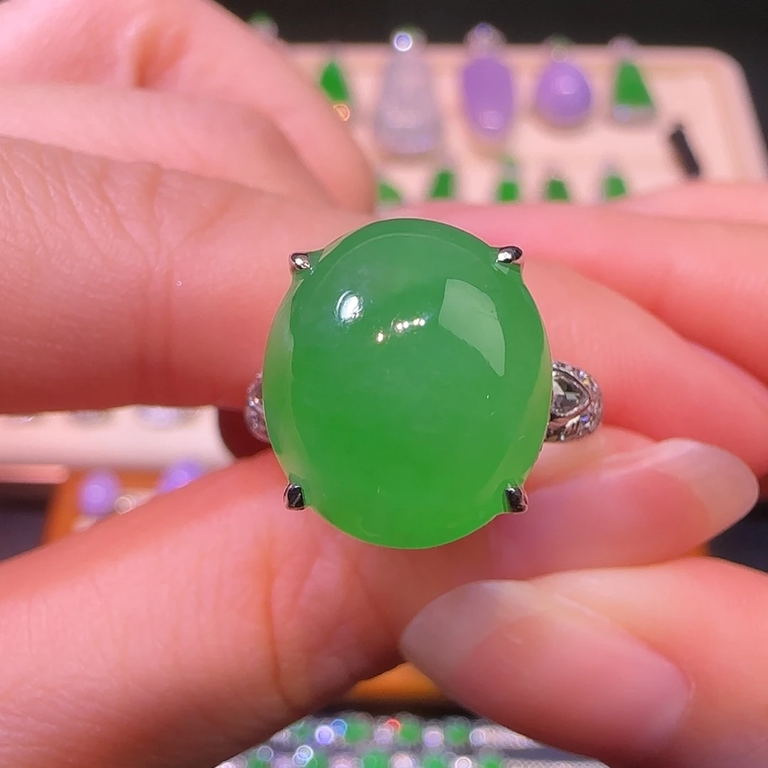 翡翠18K金镶嵌耳环