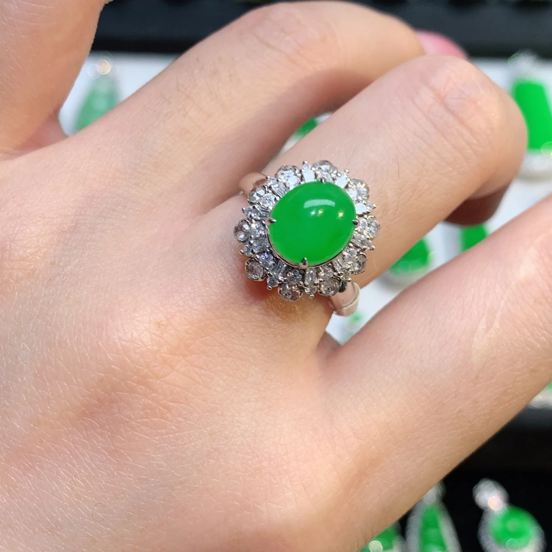 翡翠戒指18K金镶嵌戒指