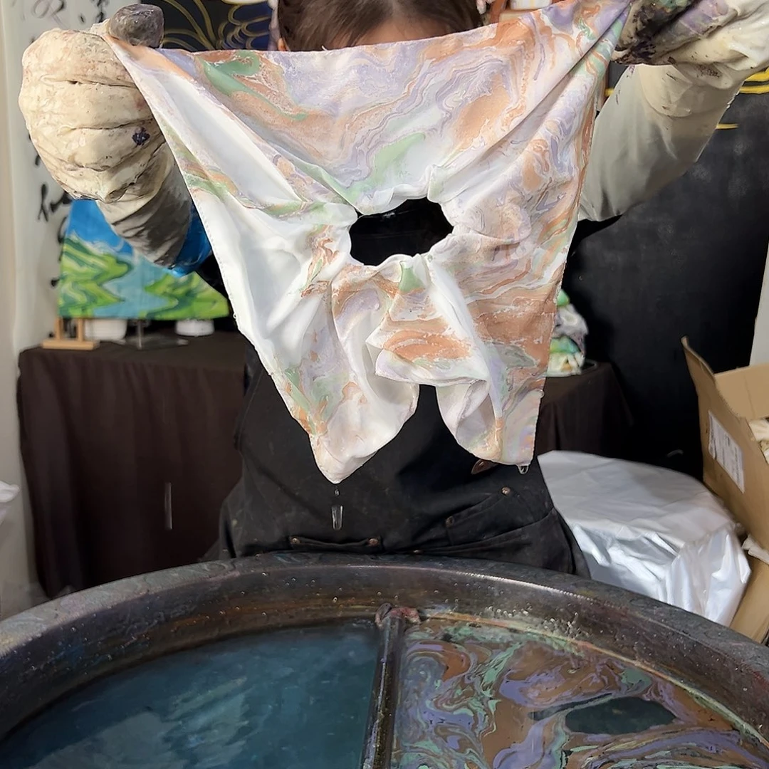 550缎面方巾绿紫咖