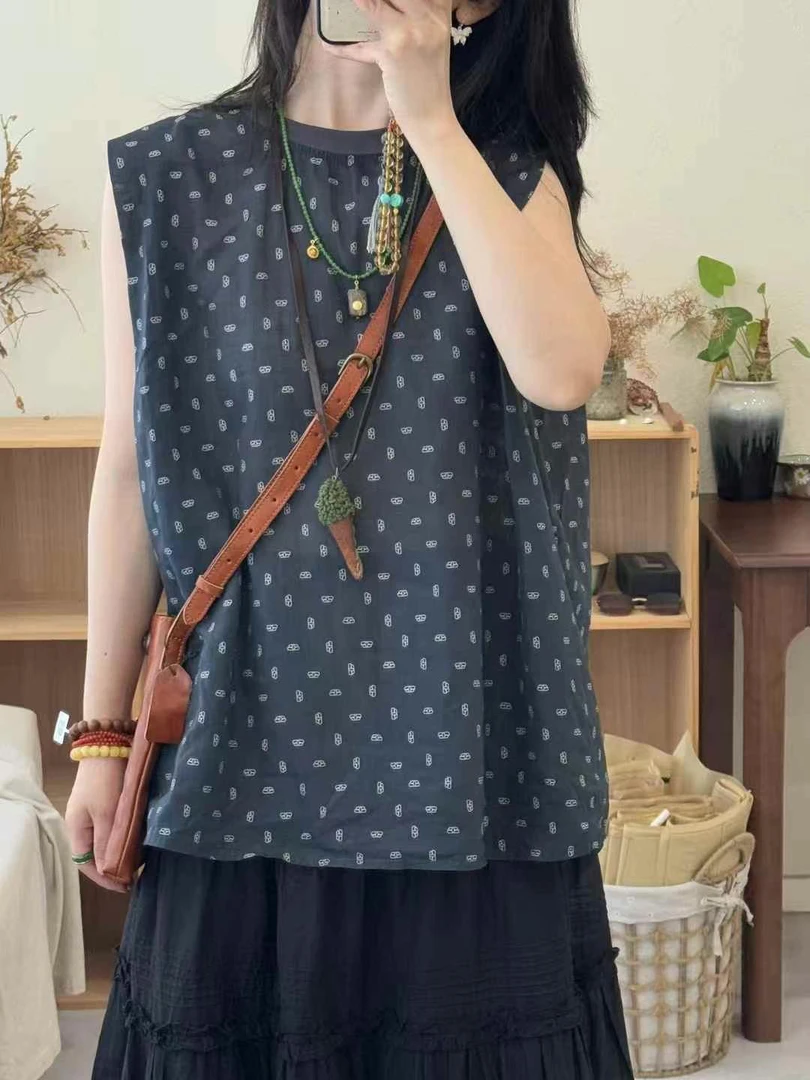 小镇姑娘墨蓝色圆领无袖印花上衣