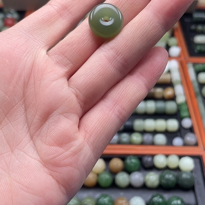 和田玉（糖玉）未镶嵌珠宝半成品