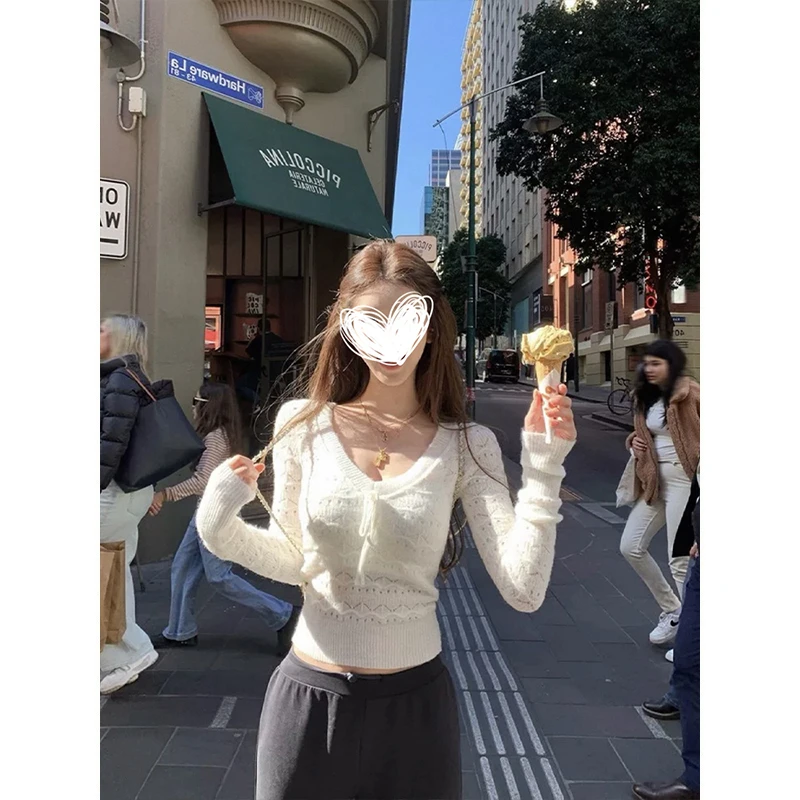 Moses Queen/魔西女王法式V领绑带镂空修身针织衫上衣女设计感