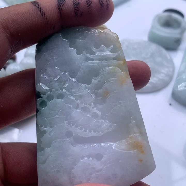 翡翠未镶嵌颈饰保真天然a货翡翠
