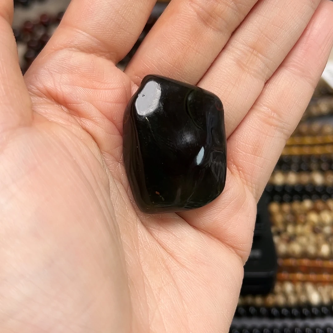 琥珀未镶嵌裸石抚顺琥珀30302