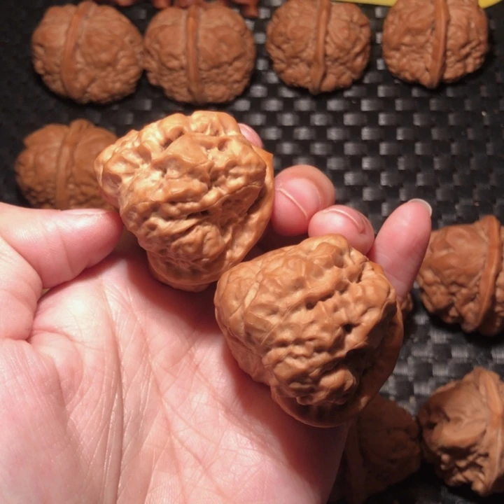 广***心文玩核桃把件蛤蟆