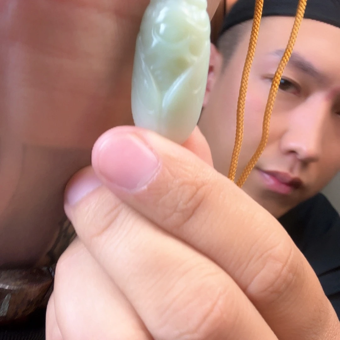 和田玉未镶嵌车挂