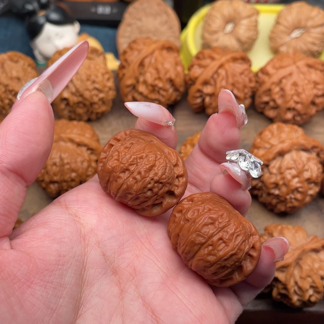 把件文玩核桃全品，手捻精配血麒麟32