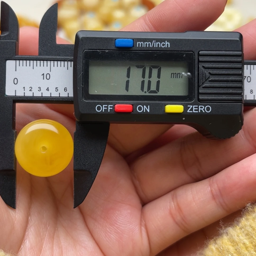 琥珀未镶嵌裸石蜜蜡扣子笑