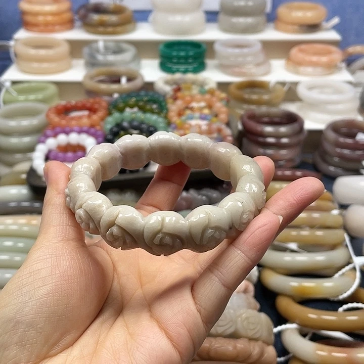 石英岩玉未镶嵌手镯