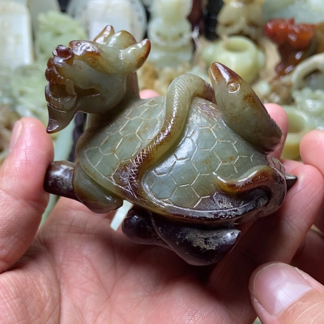 和田玉挂件未镶嵌猪*。