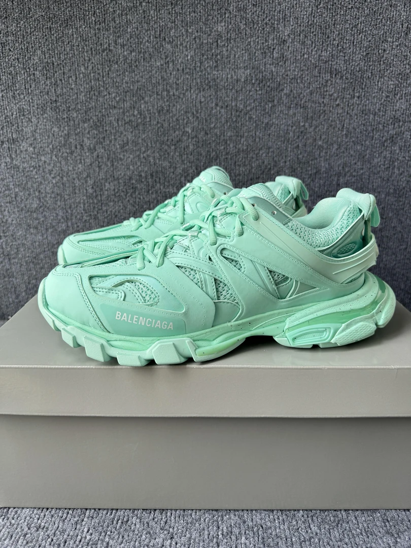 全新未使用 Balenciaga/巴黎世家 43码 track 薄荷绿 老爹鞋 原盒