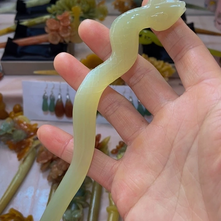 蛇纹石玉发簪未镶嵌大*