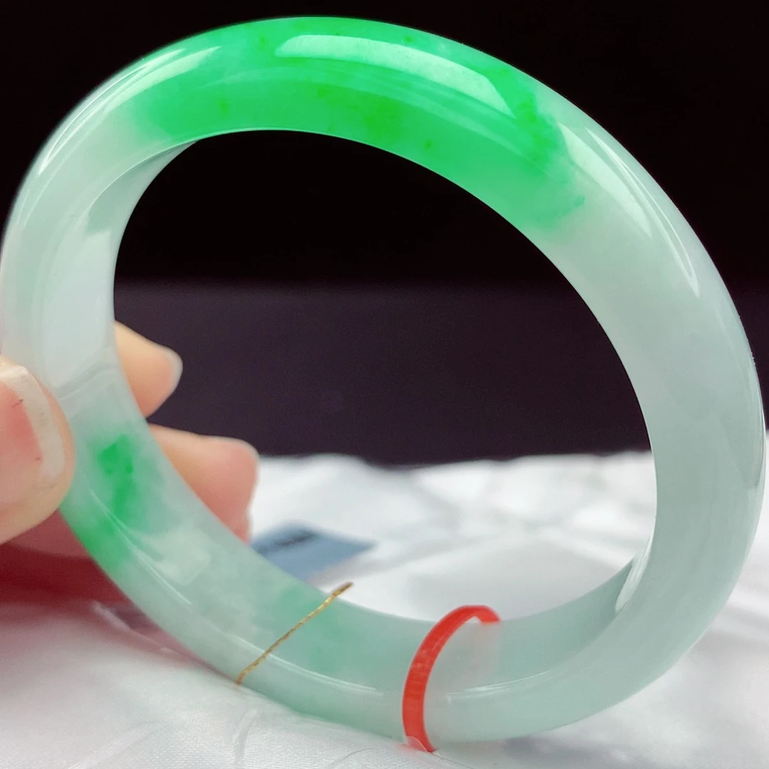 翡翠未镶嵌手镯54贵妃240