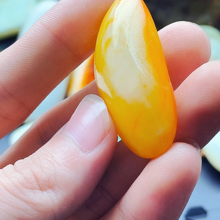 宝***宝和田玉未镶嵌颈饰