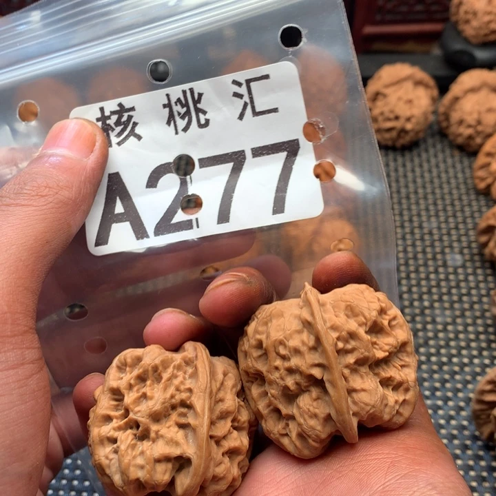 吊坠文玩核桃金钟