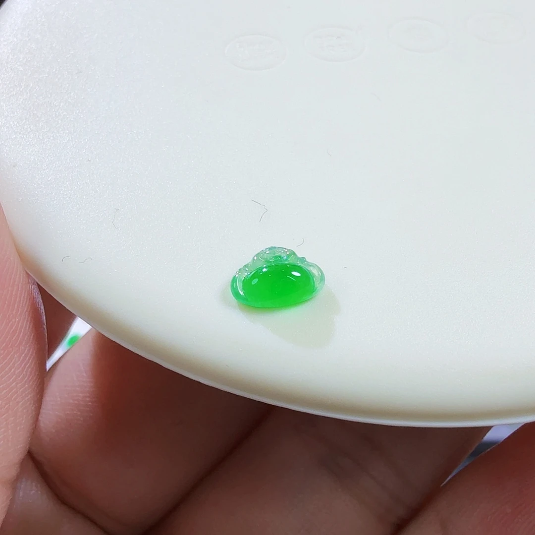 翡翠未镶嵌颈饰裸石