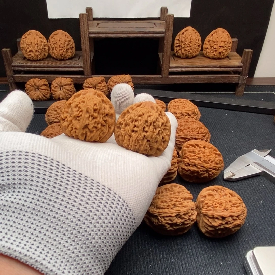 张***张文玩核桃吊坠编号555