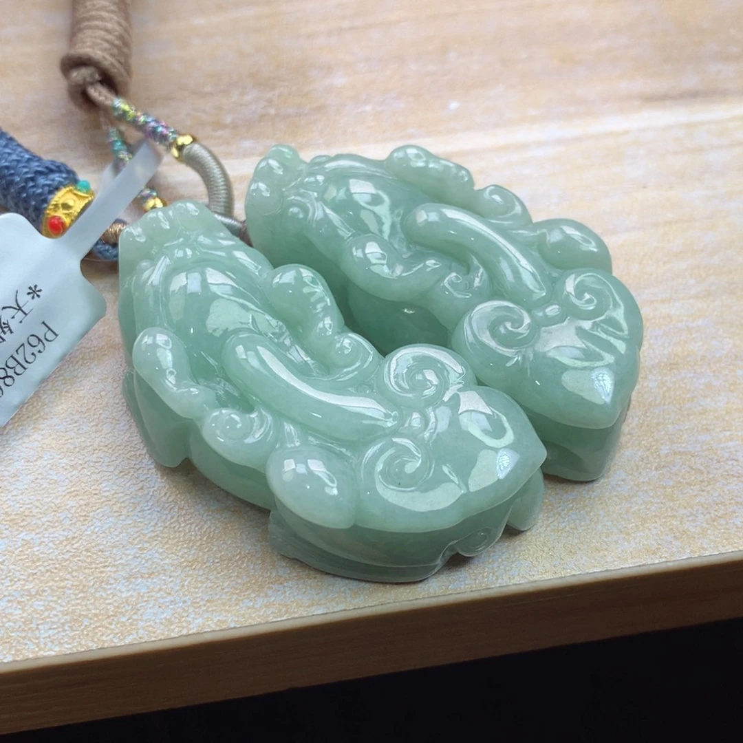 颈饰未镶嵌翡翠吊坠