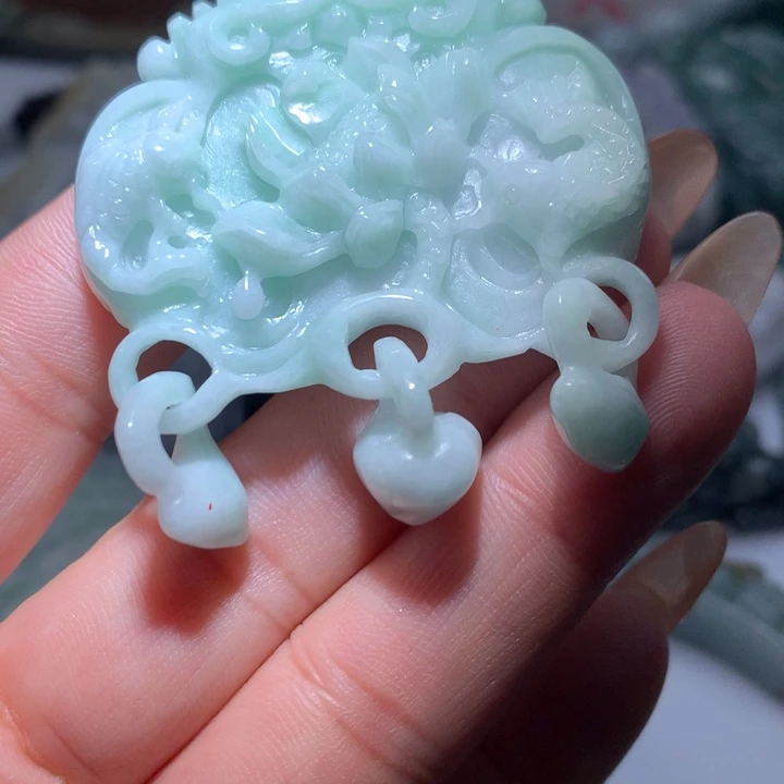 翡翠未镶嵌颈饰保真天然A货翡翠