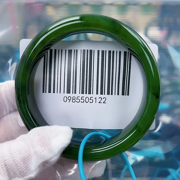 和田玉手镯未镶嵌小*微瑕61.5