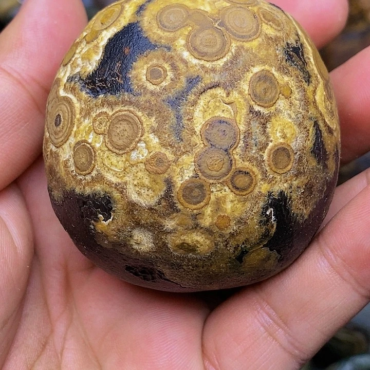 潇*石头珠子也是这样