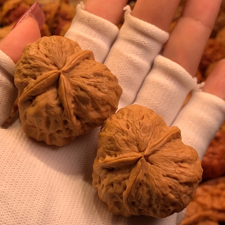 吊坠文玩核桃45………..