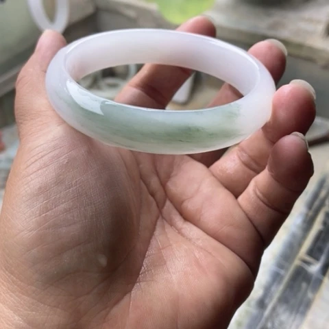 石英质玉（金丝玉）手镯未镶嵌吉*