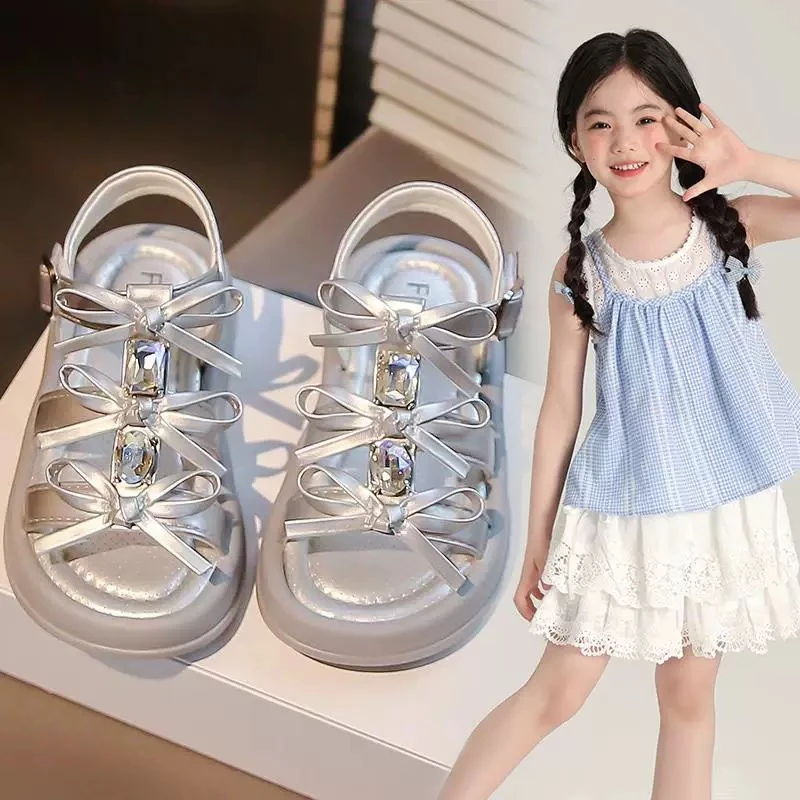 银色女童凉鞋2025夏季新款儿童中大童小女孩水钻公主鞋软底沙滩鞋